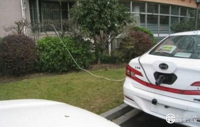 特斯拉又自燃了?是时候跟你聊聊电动汽车的电池安全性了